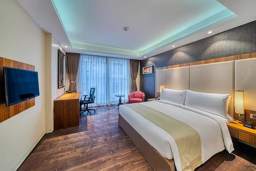 Holiday Inn Kolkata Airport Room
